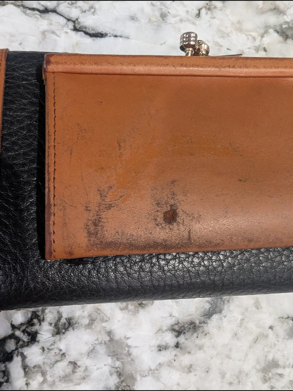 Dooney & Bourke Vintage Black/Tan Pebble Leather Organizer Wallet.  Size 7x3.5x1